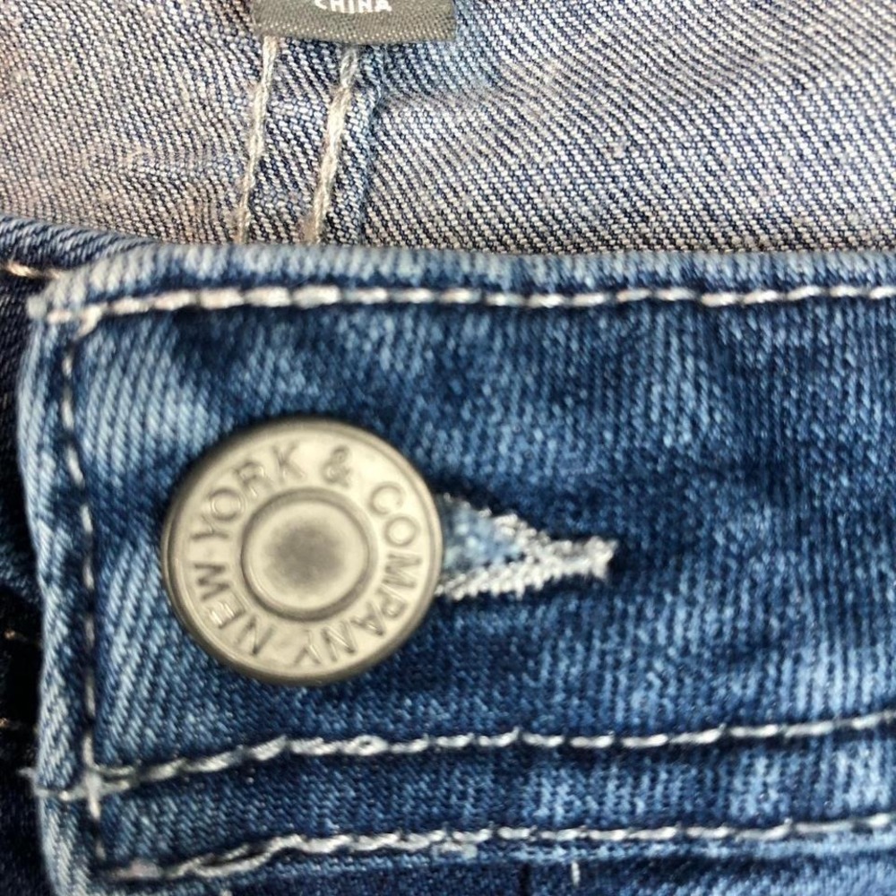 Soho Jeans Women's Blue Denim Shorts with Patches Size 14 - Picture 5 of 8